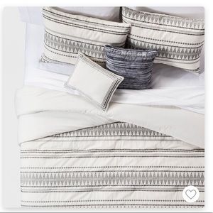 Full/Queen Woven Stripe Cotton Comforter + Shams